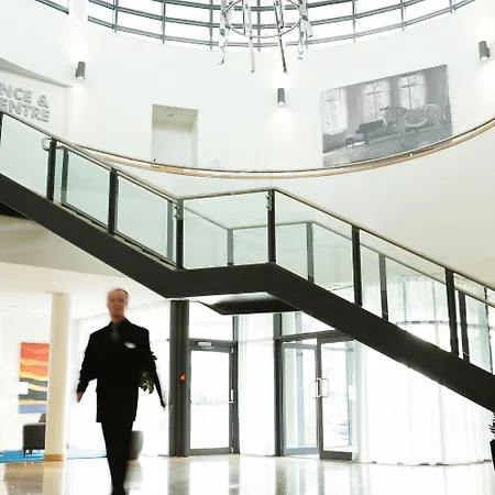 Clayton Liffey Valley קלונדלקין