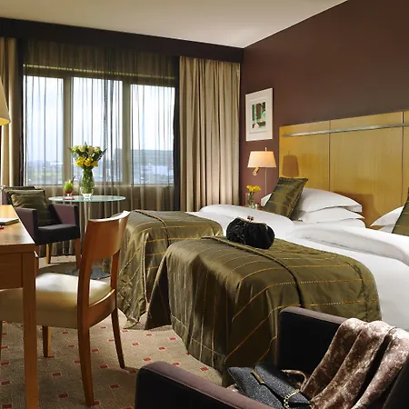 Clayton Liffey Valley 4* קלונדלקין