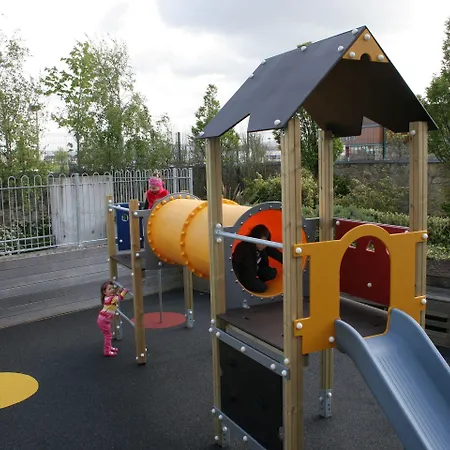 Clayton Liffey Valley מלון קלונדלקין