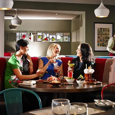 Clayton Liffey Valley מלון קלונדלקין