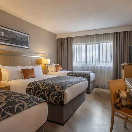 Clayton Liffey Valley מלון קלונדלקין