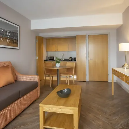 מלון Clayton Liffey Valley קלונדלקין