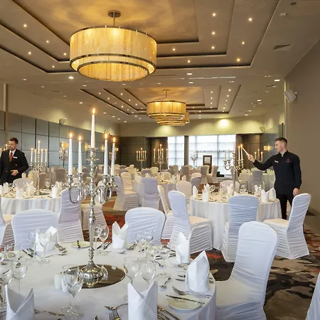 Clayton Liffey Valley 4* קלונדלקין