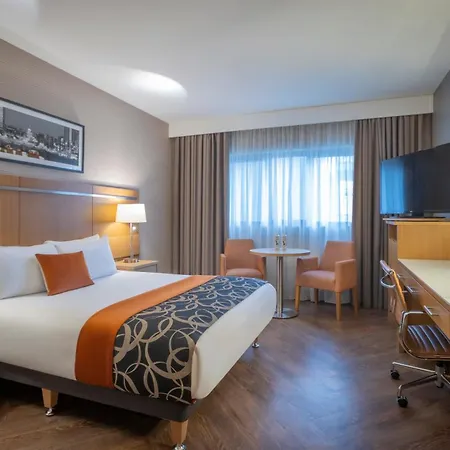 Clayton Liffey Valley 4* קלונדלקין