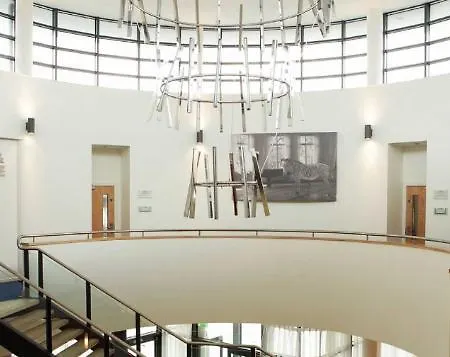 Clayton Liffey Valley מלון קלונדלקין