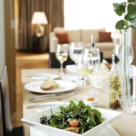 Clayton Liffey Valley מלון 4*